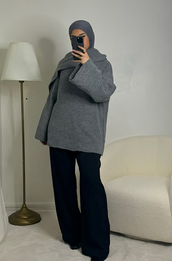 Pull avec écharpe intégrée - gris -